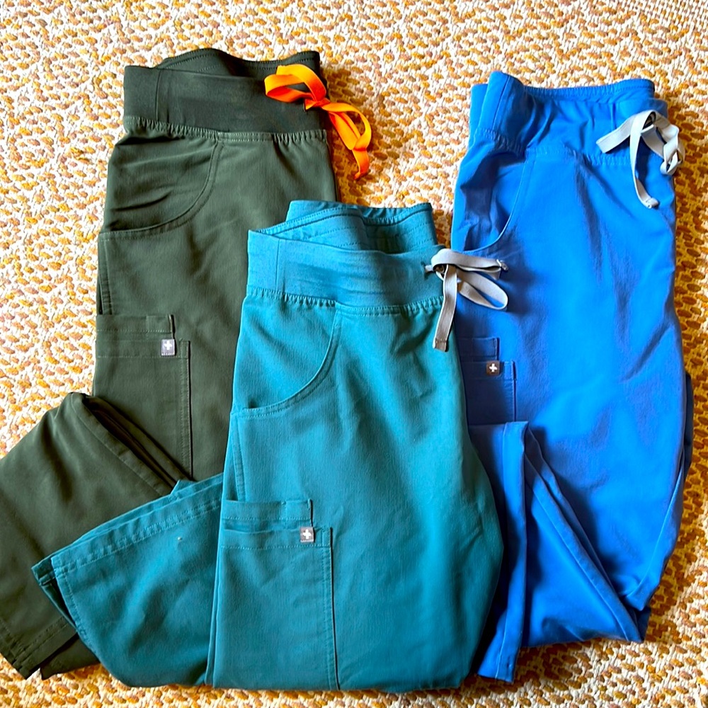 FIGS Kade cargo scrub bottoms